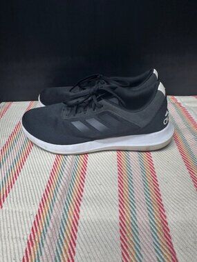 adidias Core Racer Woman's Size 9